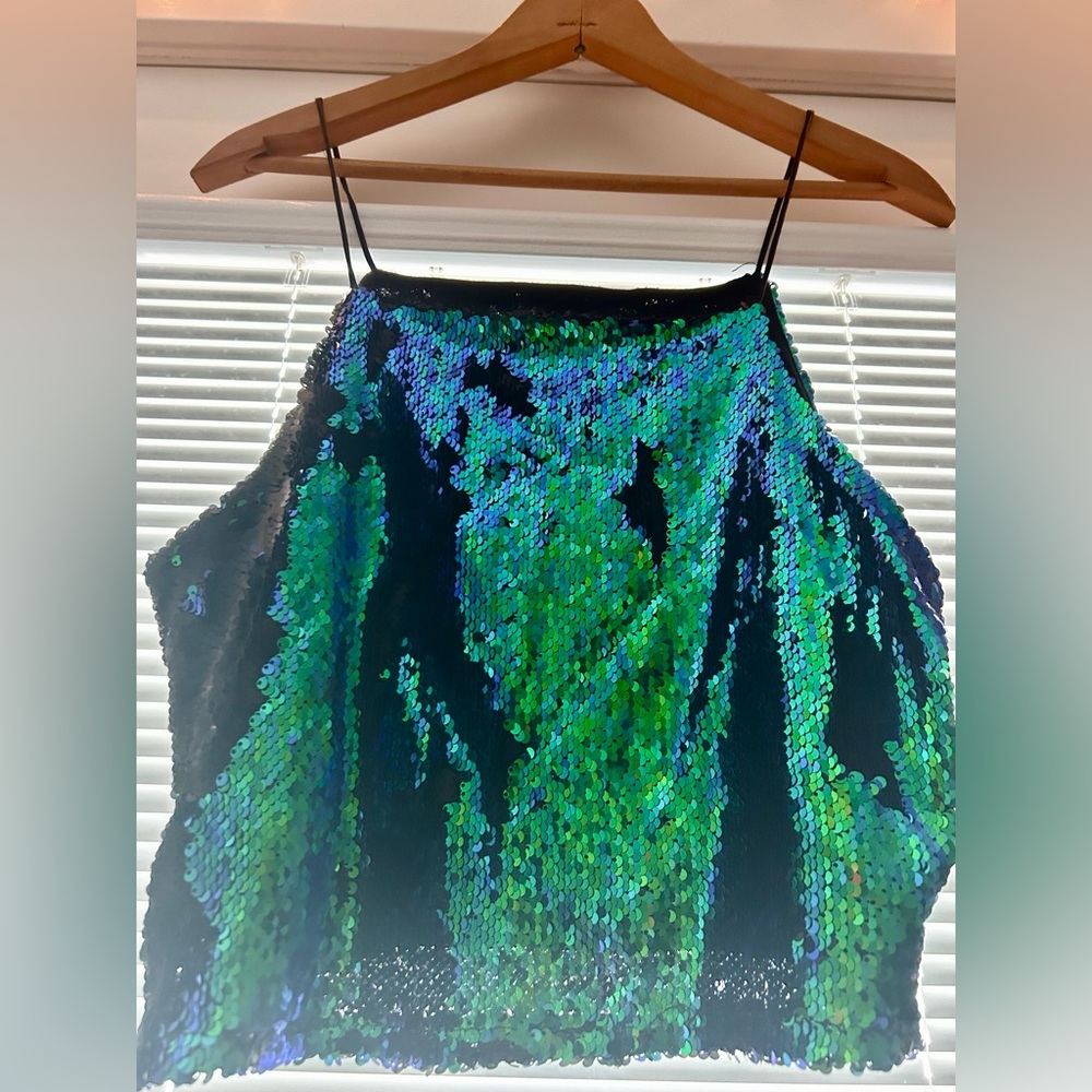 Cute Halter Style Sequin Color Changing Cropped Top Size Medium Forever 21